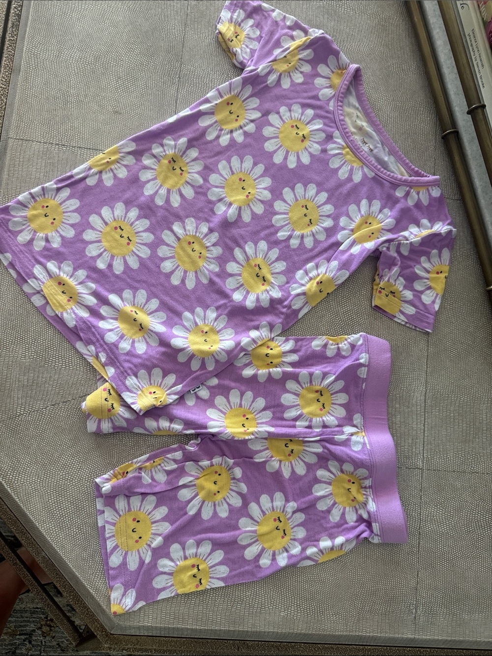 Little Sleepies pajama set size 5/6
Shorts/short sleeve
EUC